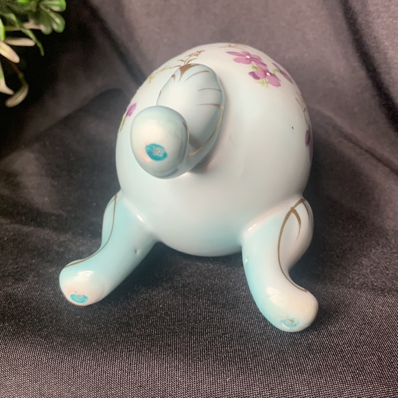 Beautiful hand painted “cracked egg” footed vase with violets - Picture 7 of 7